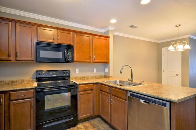 325 SAM HOUSTON CIRCLE, Clarksville, TN 37040