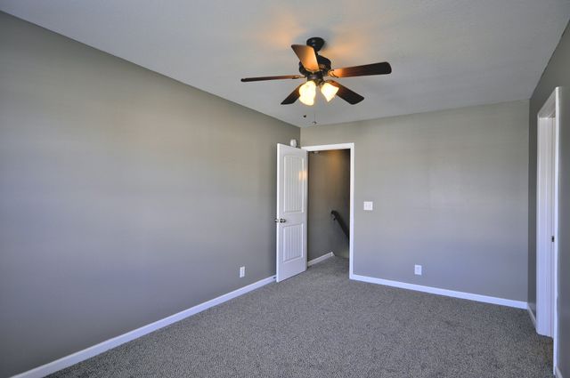 325 SAM HOUSTON CIRCLE, Clarksville, TN 37040