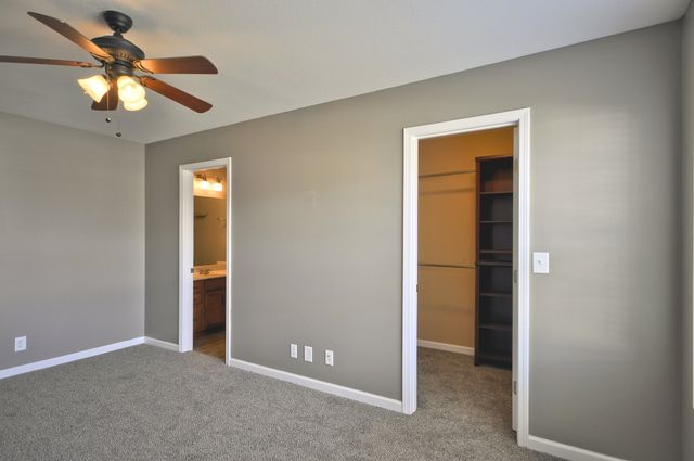 325 SAM HOUSTON CIRCLE, Clarksville, TN 37040