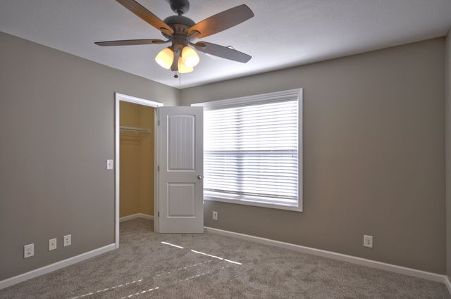 325 SAM HOUSTON CIRCLE, Clarksville, TN 37040