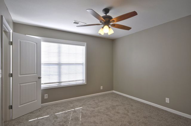 325 SAM HOUSTON CIRCLE, Clarksville, TN 37040