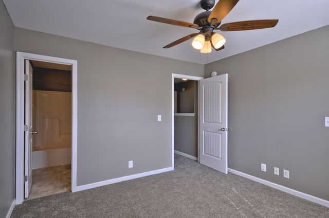 325 SAM HOUSTON CIRCLE, Clarksville, TN 37040