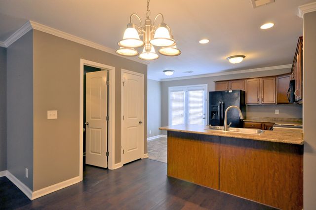 325 SAM HOUSTON CIRCLE, Clarksville, TN 37040