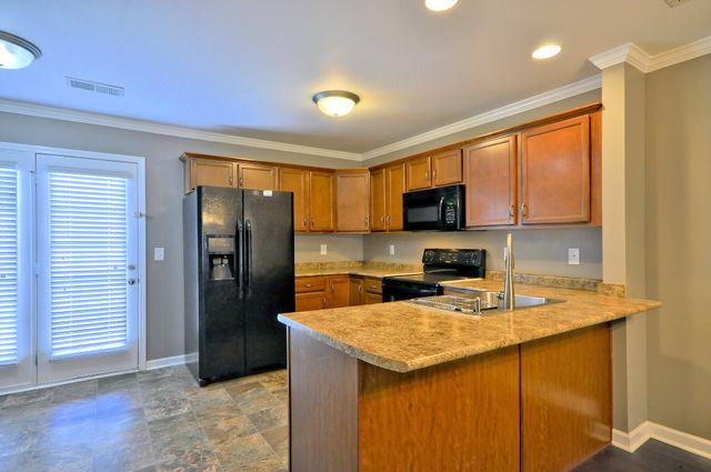 325 SAM HOUSTON CIRCLE, Clarksville, TN 37040