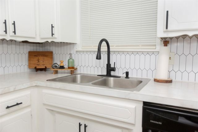 395 Buchanan Avenue, Krebs, OK 74554