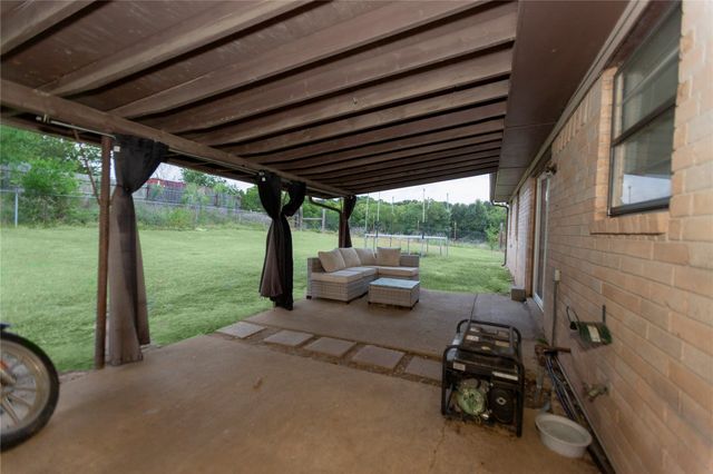 395 Buchanan Avenue, Krebs, OK 74554