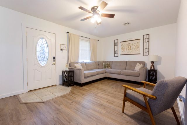 395 Buchanan Avenue, Krebs, OK 74554