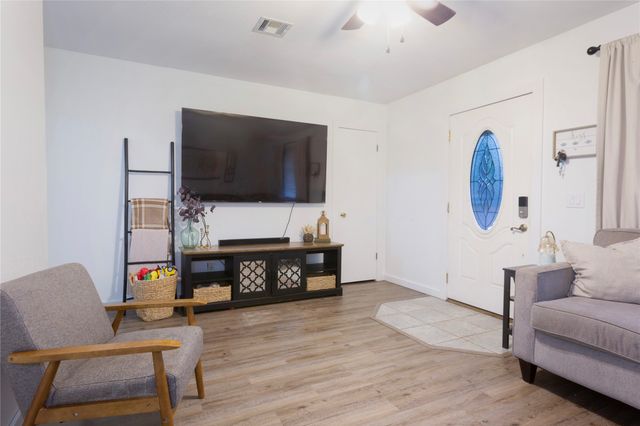 395 Buchanan Avenue, Krebs, OK 74554