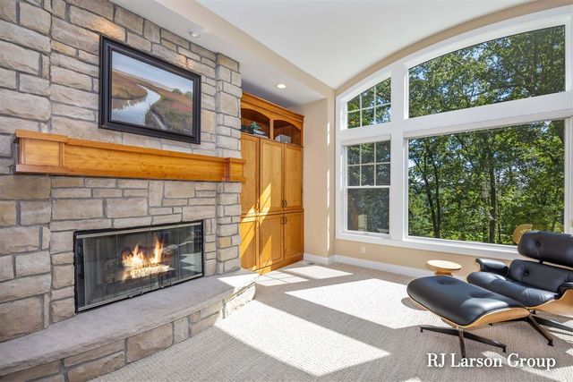 4350 S Oak Pointe Court, Grand Rapids, MI 49525