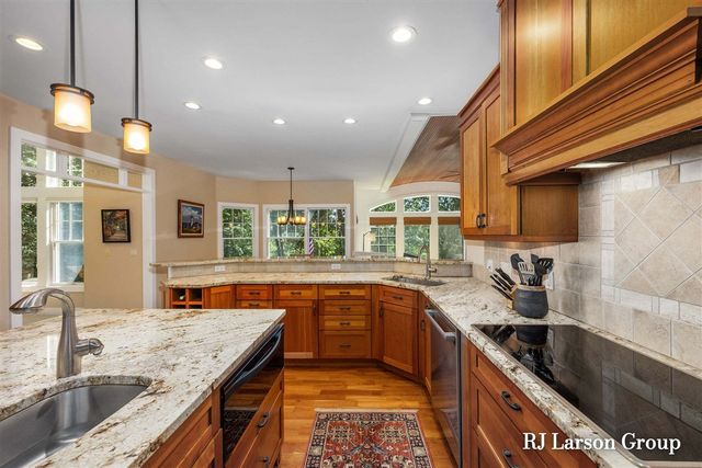 4350 S Oak Pointe Court, Grand Rapids, MI 49525