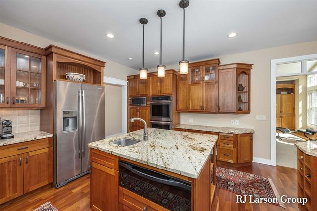4350 S Oak Pointe Court, Grand Rapids, MI 49525