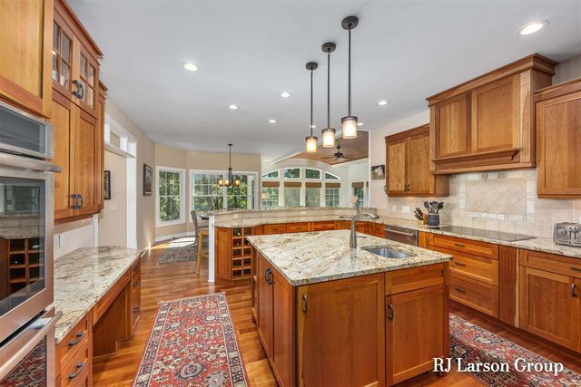 4350 S Oak Pointe Court, Grand Rapids, MI 49525
