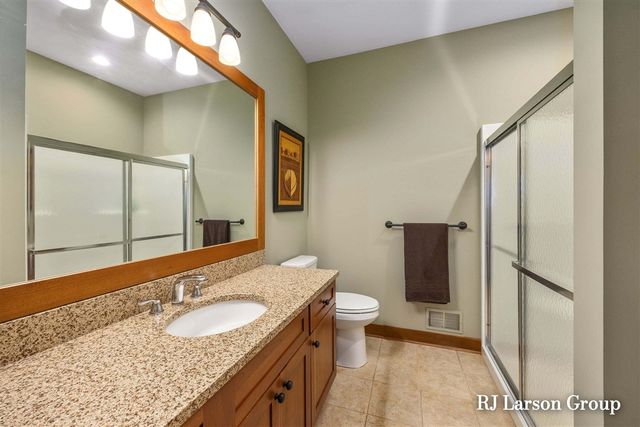 4350 S Oak Pointe Court, Grand Rapids, MI 49525
