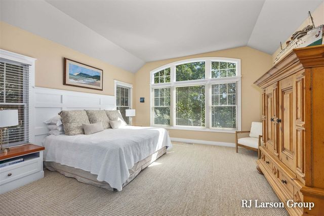 4350 S Oak Pointe Court, Grand Rapids, MI 49525