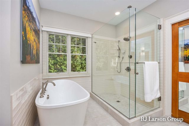 4350 S Oak Pointe Court, Grand Rapids, MI 49525