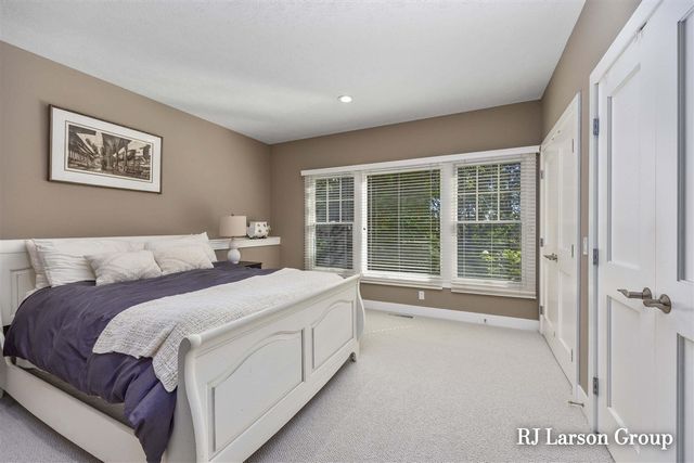 4350 S Oak Pointe Court, Grand Rapids, MI 49525