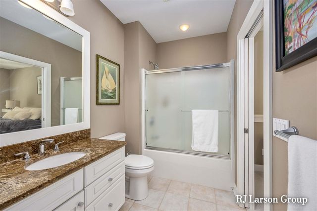4350 S Oak Pointe Court, Grand Rapids, MI 49525