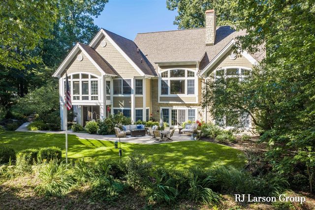 4350 S Oak Pointe Court, Grand Rapids, MI 49525