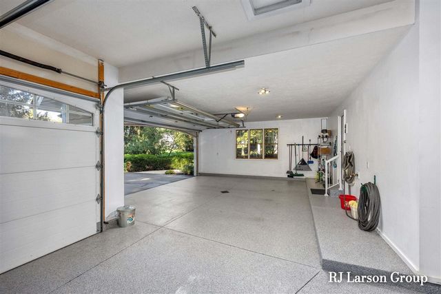 4350 S Oak Pointe Court, Grand Rapids, MI 49525