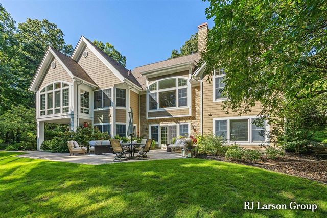 4350 S Oak Pointe Court, Grand Rapids, MI 49525