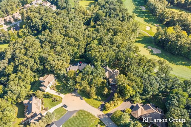 4350 S Oak Pointe Court, Grand Rapids, MI 49525