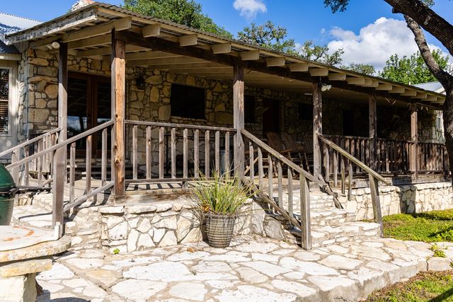 161 Flach Ranch Rd, Comfort, TX 78013