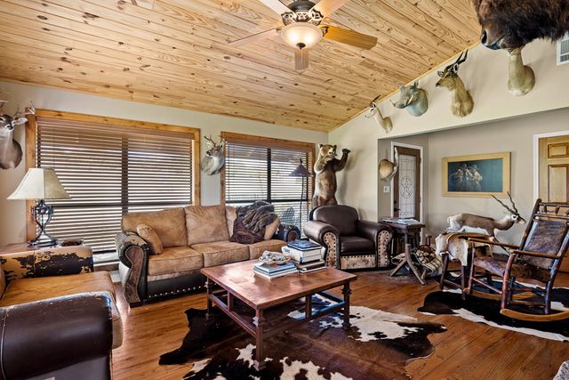 161 Flach Ranch Rd, Comfort, TX 78013