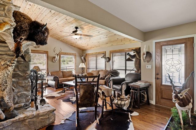 161 Flach Ranch Rd, Comfort, TX 78013