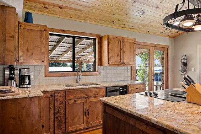 161 Flach Ranch Rd, Comfort, TX 78013