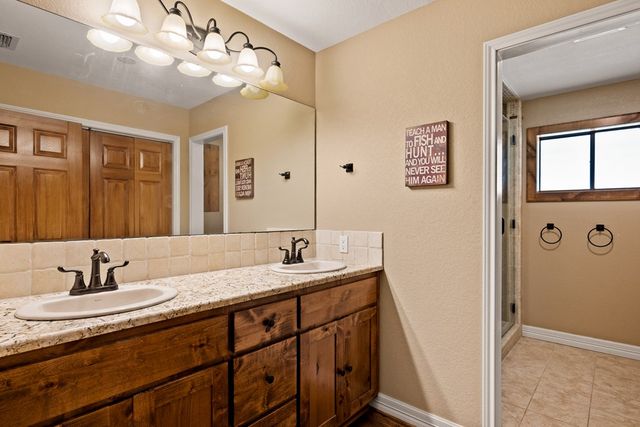 161 Flach Ranch Rd, Comfort, TX 78013