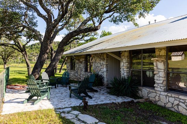161 Flach Ranch Rd, Comfort, TX 78013