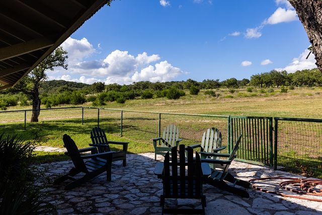 161 Flach Ranch Rd, Comfort, TX 78013