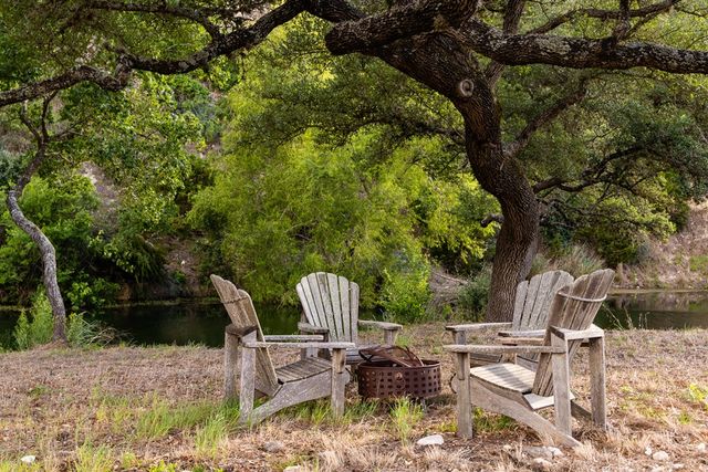 161 Flach Ranch Rd, Comfort, TX 78013
