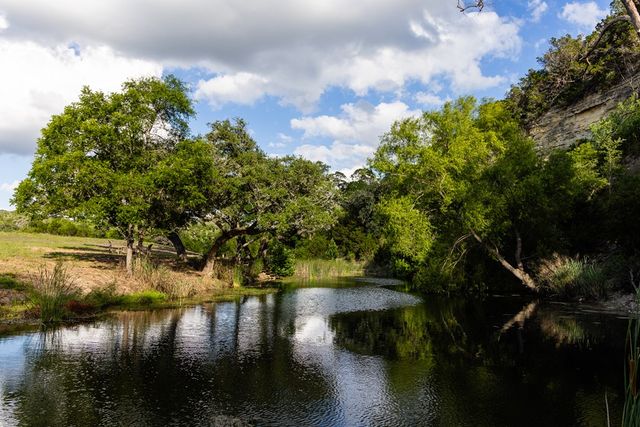 161 Flach Ranch Rd, Comfort, TX 78013