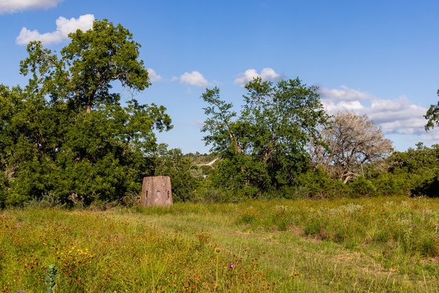 161 Flach Ranch Rd, Comfort, TX 78013