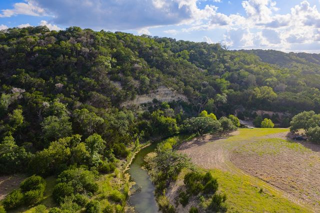161 Flach Ranch Rd, Comfort, TX 78013