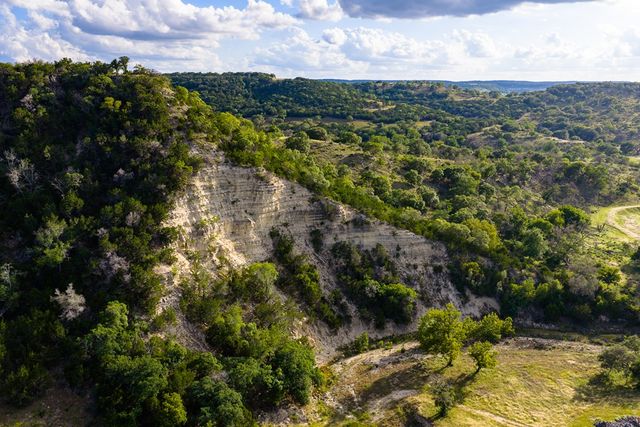161 Flach Ranch Rd, Comfort, TX 78013