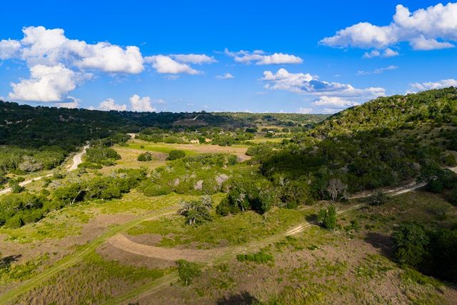 161 Flach Ranch Rd, Comfort, TX 78013