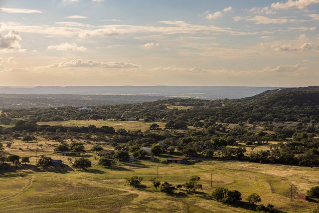 161 Flach Ranch Rd, Comfort, TX 78013