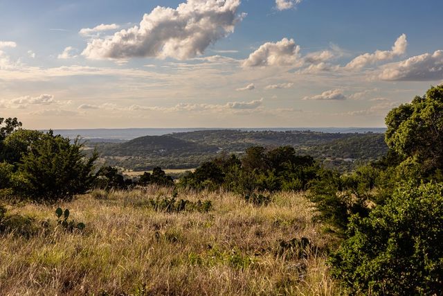 161 Flach Ranch Rd, Comfort, TX 78013