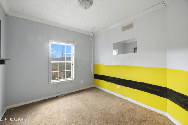 550 Happy Hollow Rd, Madisonville, TN 37354