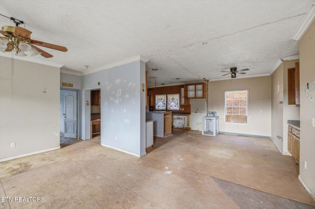 550 Happy Hollow Rd, Madisonville, TN 37354