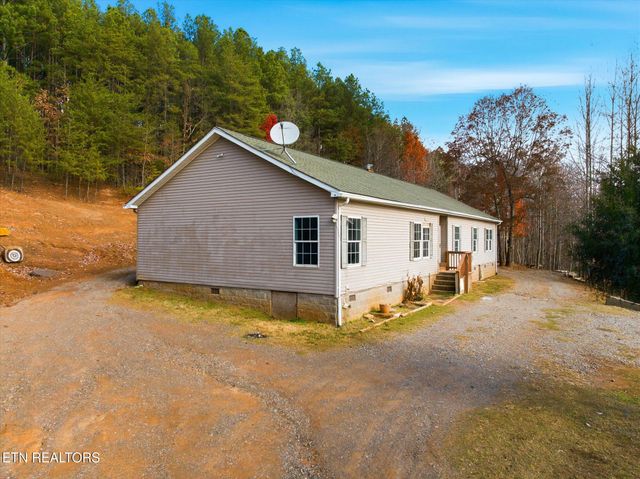 550 Happy Hollow Rd, Madisonville, TN 37354