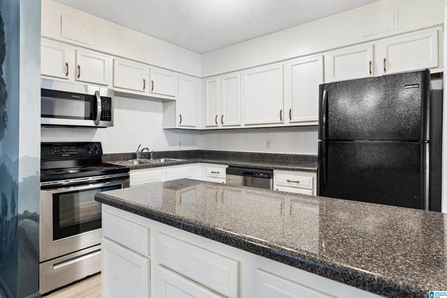 3017 Massey Rd Apt C, Vestavia Hills, AL 35216