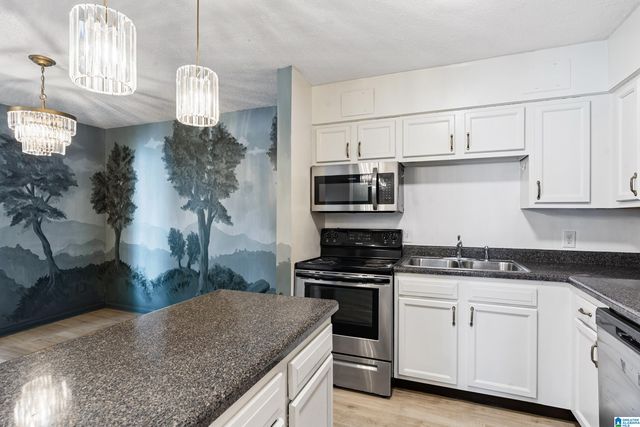 3017 Massey Rd Apt C, Vestavia Hills, AL 35216