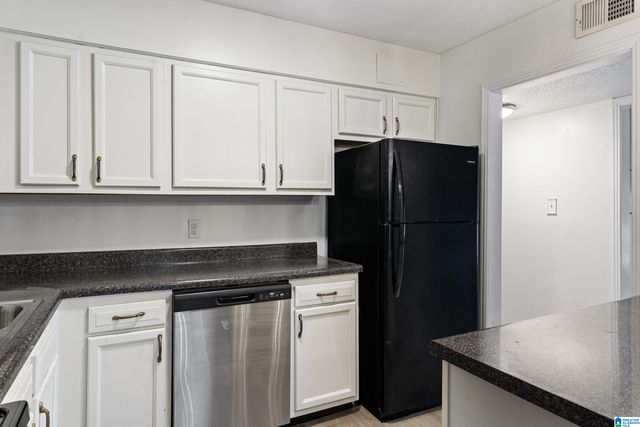 3017 Massey Rd Apt C, Vestavia Hills, AL 35216