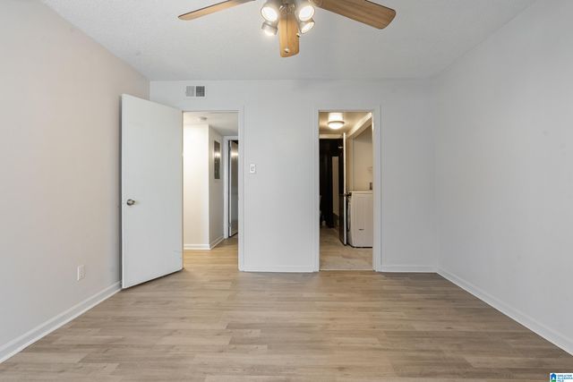 3017 Massey Rd Apt C, Vestavia Hills, AL 35216