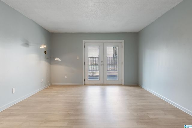 3017 Massey Rd Apt C, Vestavia Hills, AL 35216