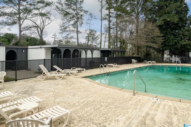 3017 Massey Rd Apt C, Vestavia Hills, AL 35216