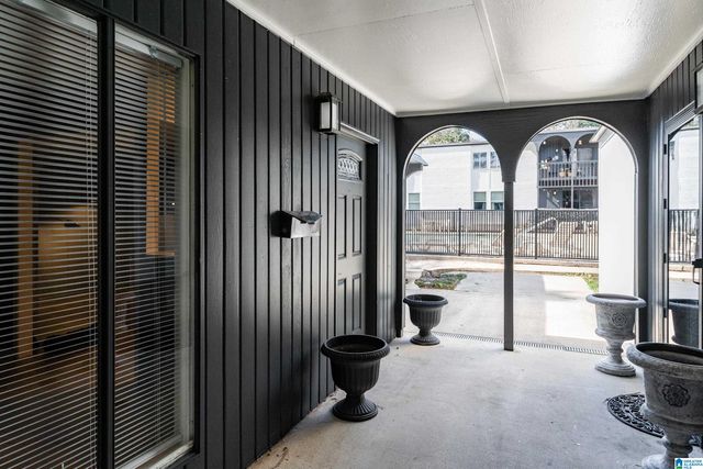 3017 Massey Rd Apt C, Vestavia Hills, AL 35216